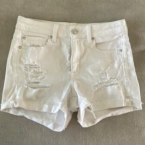 American Eagle White Jean Shorts sze 6 Super Stretch